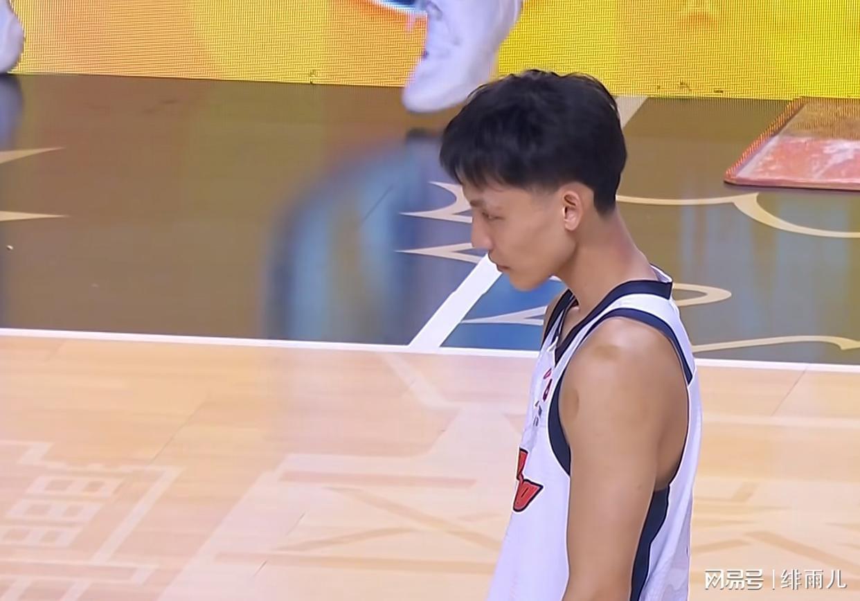 好博体育官网-无缘国家队12人大名单？徐杰伤情曝光，男篮后卫线惨遭重大打击！